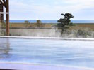 隣接の鴨川グランドホテル内、温泉大浴場『海の回廊』もご利用いただけます(無料)