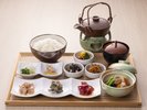 【朝食膳】新鮮な魚介類を活かした郷土料理「まご茶漬け」をアレンジしたご朝食