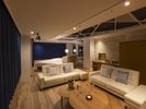 【33階ペントハウス】リビングルームはプライベートとくつろぎを大切にした上質な空間