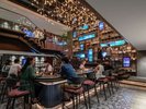 1Fバーエリアにて毎日17時半よりフリービールのサービスがあります。