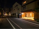 外観(夜)