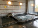 薬湯の隣には水風呂も完備ぜひ整いに来てください
