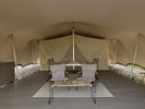 LAND CAVE|広々リビングでラグジュアリーな宿泊体験