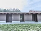 サニタリー棟|高規格トイレ・シャワールームを完備(「LAND CAVE」エリアより徒歩約1分)