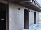 サニタリー棟|高規格トイレ・シャワールームを完備(「LAND CAVE」エリアより徒歩約1分)