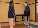 *【寝る支度】お布団敷きはセルフサービス。机を端に寄せて。