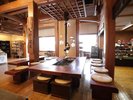 【母屋】ご家族で談笑をお楽しみいただくことができます。