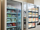 自販機コーナーは1階にございます(冷凍食品・アイス・カップ麺・おつまみ)