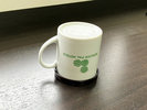 マグカップはお部屋にございます。お茶パックはアメニティコーナーにございます。