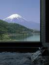 富士を望む大浴場