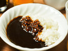 【カレー】コクのある味わい深いカレーをご用意しています。