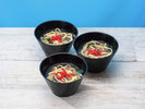 琉球に伝わる麺文化から生まれた沖縄そば。軟骨ソーキ入りのやさしい味わいが人気