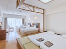 【スーペリアファミリー/和洋室】畳があるから小さなお子様も安心。多機能で開放的なスーペリアルーム。