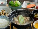 【季節のご朝食】山形名物の芋煮鍋をお楽しみいただけます。