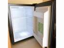 お部屋には冷蔵庫がございます。おみやげを保存したり、お部屋にて晩酌を楽しんだりすることができます。