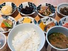 和洋食のハーフビュッフェ形式をお楽しみいただけます。