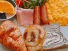 和洋食のハーフビュッフェ形式をお楽しみいただけます。