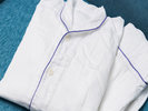 【備品】お部屋にセパレートタイプのナイトウェアをご用意しております。