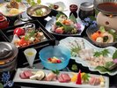 新鮮な海の幸や彩り豊かな夏野菜を使用した涼やかなお料理とともに、夏の嬉野温泉をお楽しみください