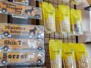 【売店】各種お土産、わんちゃんグッズをご用意しております。地元のレア商品もございます。