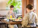 爽やかな日差しが差し込む会場で美味しい朝食をご提供(浴衣可)