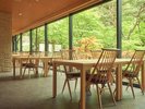 【オープンキッチンレストラン信達】日本庭園を楽しみながら食事ができます