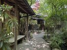 中庭の休憩処