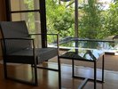 【山吹】露天風呂付客室 8畳和室+ベッドルームベッドルームの目のまえにデッキと露天風呂がございます。