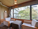 〜本館・標準客室の一例〜お部屋は旅館らしく全て純和風のしつらえでございます。