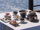 海上レストランで絶景と旬なお料理をご堪能、贅沢なひと時