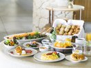 【ご朝食ブッフェイメージ】ライブキッチンでは焼き魚や、焼きたてのフレンチトーストをご堪能くださいませ