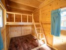 【客室】ログキャビン|室内|お布団は、お客様ご自身でお敷きいただいております。