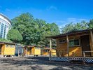 【客室】ログキャビン|外観|開放的なデッキスペースで、BBQをお楽しみいただけます。