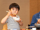 【滞在イメージ】お子様も大人の仲間入り!ご朝食は大人と同じご飯をお召し上がりください。