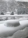 【景観】バルコニーにふんわり積もった雪が、思わず触れたくなる可愛さです。
