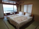 【禁煙室】海側 低層階 和室10畳 ツインベット+広縁 45平米