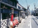 【中町通り】なまこ壁が続く中町までは徒歩5分