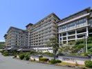 【外観 昼】銀水荘は全101室。和室を中心に、様々なタイプのお部屋をご用意しております