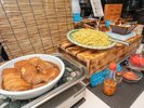 じっくり煮込んだトロトロのラフテーと八重山そば