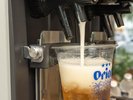 コンド棟:注ぎたての弾ける泡!至福の一杯を