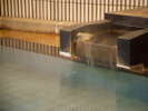大浴場（貫一）湯口からは約90℃の温泉が出ています。