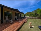 【フォレストヴィラDOG(大型犬まで)】の専用庭 緑に囲まれたプライベート感あふれる芝生のガーデン