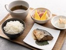 【朝食】サバの味噌煮定食※季節や仕入れ状況により内容が変更になる場合がございます。