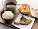 【朝食】ブリの照り焼き定食※季節や仕入れ状況により内容が変更になる場合がございます。