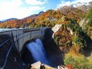 紅葉の黒部ダム