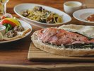 【夕食は旬の魚介】南房総ならではの季節の魚介をふんだんに用いたシェフおすすめディナー。