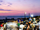 バーベキューテラスで美味しい食事と絶景をお楽しみください!
