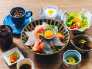 【ランチ/海鮮丼】新鮮プリプリな鮮魚が乗った海鮮丼。松浦の海の幸を堪能して!