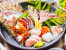 【ランチ/特選刺身定食】新鮮な魚介はキラキラと輝き、身はプリプリと引き締まっています。