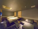 412号室『夜明け』/夜明けの幻想的なムードに酔いしれる。